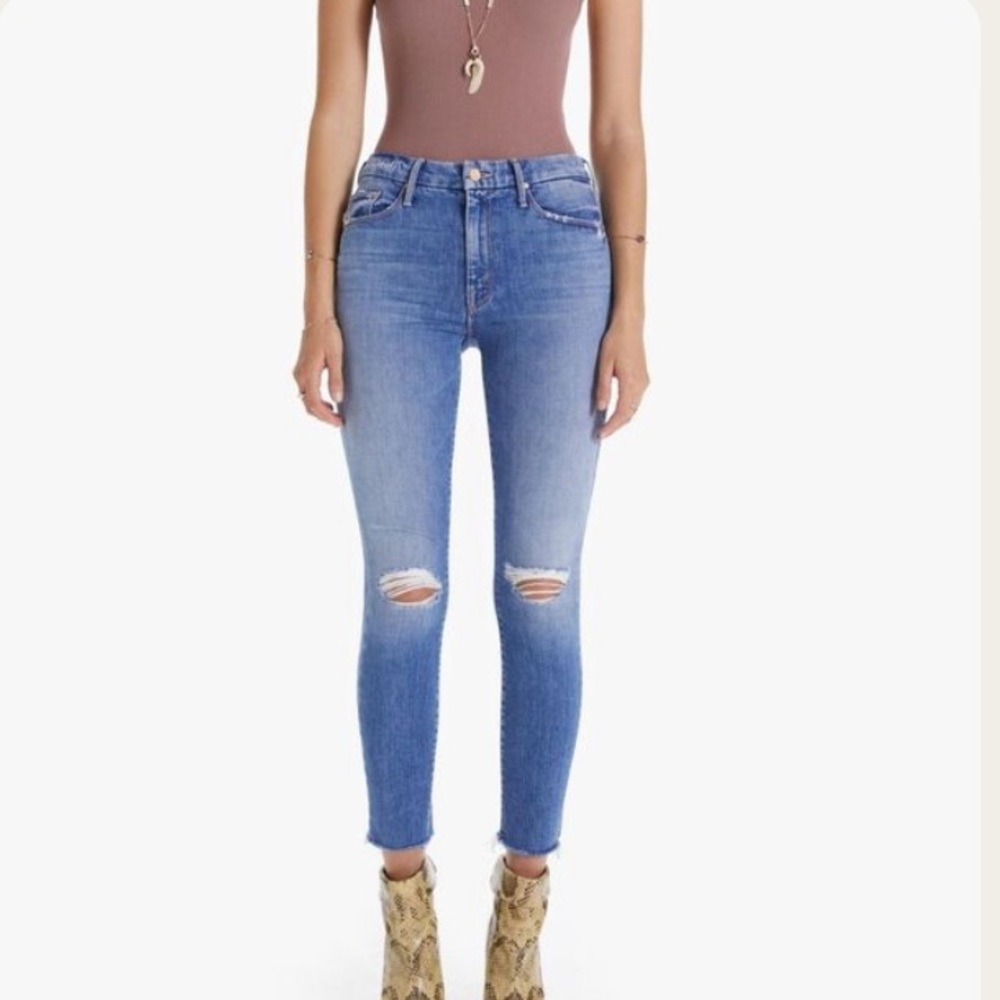 NWT MOTHER Denim The Looker Ankle Fray Jeans. Size 24